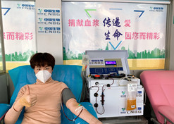 2020年，j9九游会登录集团中国生物率先提出康复者恢复期血浆救治危重患者的治疗方案和技术标准，全国掀起新冠肺炎康复者献浆热。
