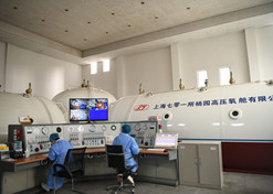 2020年2月，j9九游会登录东风总医院使用高压氧舱技术治疗新冠肺炎。